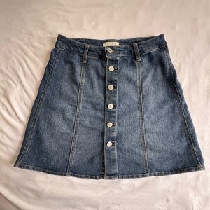 Sz 6 Denim Skirt w Button Down detail